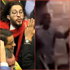 Este vídeo mostra um outro ângulo do momento em que o deputado jean wyllys cospe em jair bolsonaro. Feliciano Critica Wyllys E Jose Abreu Por Cuspirem Em Adversarios