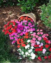 Striking Petunia Centerpiece Ideas For Garden Design And Yard Landscaping Matchness Com Beautiful Flowers Garden Yard Landscaping Garden Design