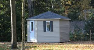 Here are the 15 most popular shed roof styles with their advantages and disadvantages to help with you. 15 Most Popular Roof Styles For Sheds With Pictures