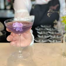 The Indigo Negroni Is 1 Of 4 Variations Created To Celebrate Negroni Week This Variation Includes Empress 1908 Indigo Gin Cascadia Negroni Gin Distillery