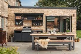 Perhaps you are considering a kitchen extension that opens out onto your garden or fills out a side return. 75 Landhausstil Outdoor Mit Outdoor Kuche Ideen Bilder August 2021 Houzz De