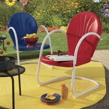 Retro Metal Lawn Chairs I Just Got Two Lawn Chairs Similar To These Tonight I Ve Been Looking Fo Metal Lawn Chairs Vintage Metal Chairs Metal Outdoor Chairs