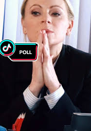 💕💕💕After the possible spoilers do we think Lisa will ask to move in with  Carla to look after her, or ask Carla to stay at hers…? Would make sense if  she’s ill? Thoughts, predictions for Mondays ...