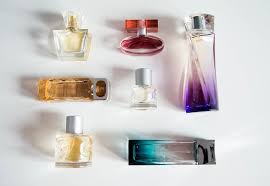Astuces De Pro Pour Reconnaitre Un Vrai Parfum D Une Contrefacon Parfum Chloe Eau De Parfum Parfums