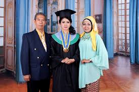 Ayok Sehat Bareng Pilih Jasa Foto Wisuda Keluarga Profesional Untuk Momen Terbaik Yang Tak Terlupakan