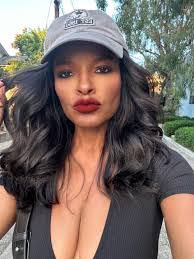 Keisha Sharp's Instagram, Twitter & Facebook