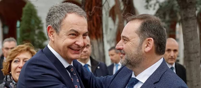 La UDEF revela que Zapatero se reunió con Escrivá y «almorzó» con Ábalos  para hablar del rescate de Plus Ultra