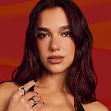 Shay Travis's Instagram, Twitter & Facebook