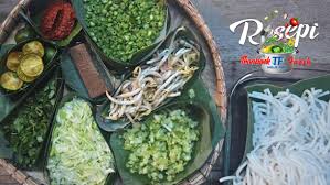 I was introduced this eating place/kopi tiam (as they are very humble in positioning themselves) as i was desperately looking for local delicacies such as laksa, laksam, keropok lekor etc.in short. Terengganu Laksa
