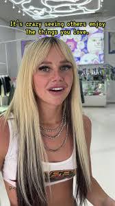 Petra Daniels's Instagram, Twitter & Facebook