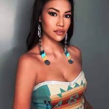 My son was embarrassed to post his finished quilt because he's a man, be  gentle with criticism, this quilt is simple but he wants to be a  professional one day. Also read