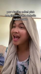 Perbandingan Tangan dengan Kak Jason