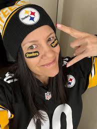 Nothing like a game day breakfast in Baltimore in head to toe Steelers drip  🖤💛