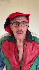 El Simpatías: La Comedia de Alejandro Suárez