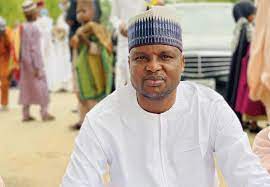 Popular fraudster, ramon 'hushpuppi' abbas exposes a decorated nigerian deputy police commissioner, abba kyari for aiding his fraudulent scheme of $1.1 million. Vvmf 3fkns5k6m