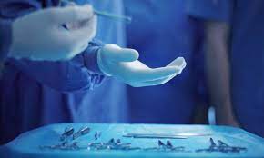 Grave error médico: 18 meses después de una cesárea, encontraron  instrumento quirúrgico del tamaño de un plato, dentro de una paciente
