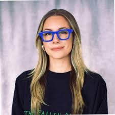 Recently, our interns went behind the scenes at J.Crew for an inside look  at the store experience. From visual storytelling to one-on-one customer  moments, they saw how our brand values come to… |