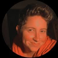 Anne Quinones's Instagram, Twitter & Facebook