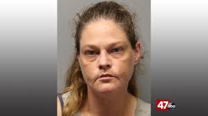 Amber Manchester's Instagram, Twitter & Facebook