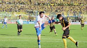 Maybe you would like to learn more about one of these? Viatri Marco El Gol De Penarol En El Clasico Ante Nacional Y Recibio Una Durisima Patada Doble Amarilla