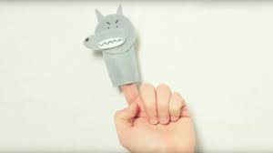 Dans notre fiche, découvrez comment fabriquer avec les enfants des marionnettes à doigts. Fabriquer Une Marionnette Loup Youtube