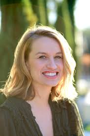 Sarah Buck's Instagram, Twitter & Facebook