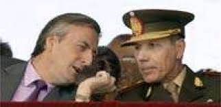 Kirchner advierte a militares no entrometerse en la política