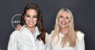 From 1959 to 1973, this classic western drama series treated television viewers with the wildest adventures and most unforgettable characters. Week In Celebrity Photos For Jan 14 18 Gallery Wonderwall Com