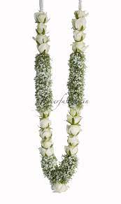 Fresh flower speaks a lot about your untold feelings in a way that no other gift can do. Flower Garland Online In Bangalore Flower Garland Wedding Indian Wedding Flowers Garland Wedding