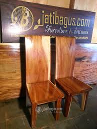 Meja solid kayu meh ini memliliki ukuran panjang 200 cm x 60 cm dengan ketebalan meja 6 cm, tampilan meja solid trembesi dengan 1 sudut alami dan 1 sudut lurus menempel di dinding. 10 Jual Set Meja Kantor Kayu Tanpa Sambungan Meja Makan