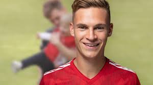 Nun meldet sich der spieler erstmals nach der operation zu wort. Em Star Joshua Kimmich Zuckersusser Doppelganger Er Zeigt Stolz Seinen Sohn Opera News