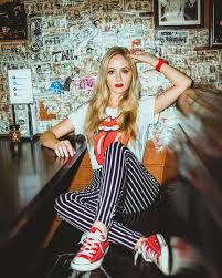 Had to throw it back to my first publication! 🍕 I may be a hot mess lately  but I clean up real nice I swear. That being said, I am still taking