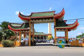 Di antara kandungan yang saya selitkan dalam blog ini ialah sejarah penubuhan masjid jubli perak sultan ismail petra,struktur masjid serta peranan yang di mainkan oleh masjid. Sultan Ismail Petra Silver Jubli Mosque Rantau Panjang Kelantan