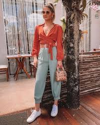 Calça Bege Feminina Combina Com Que Cor De Blusa Looks Com Verde Menta Em 2020 Looks Moda Look Com Calca