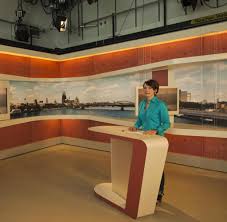 Nach ihrem abschluss in journalismus und geschichte an der universität dortmund absolvierte sie nach eigenen angaben ein. Landesweite Ausgabe Wdr Spart Regionale Lokalzeit Am Wochenende Ein Welt
