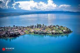The lake flows into ruzizi river which flows southwards into lake tanganyika. S E Nicolas Patience Basabose R G T A B W B 1st On Twitter Heaven On Earth Nicolas Lake