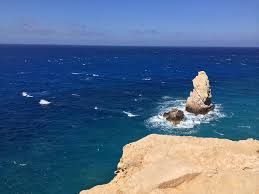 Ακούστε live online ελληνική μουσική, επιτυχίες και εντεχνο, ειδήσεις, αθλητικά, λαϊκά, μπαλάντες αλλά και. Gaydos Ekei Poy H Kalypsw 3elogiase Ton Odyssea Ekei 3elogiasthka Ki Egw My Wanderlust