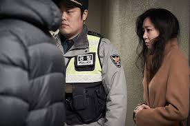 Door lock ist ein psychothriller des südkoreanischen regisseurs lee kwon aus dem jahr 2018. Door Lock 2018 3 4 Somebody Tries To Unlock The Door Seongyong S Private Place