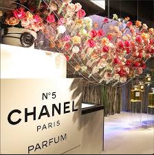 Beautiful Chanel Window Display At David Jones In The City Of Sydney Flower Display Flower Window Flower Centerpieces