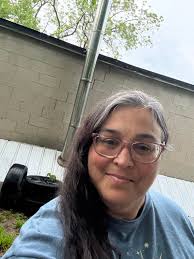 Coffee shop or lounge with breakfast and drinks?