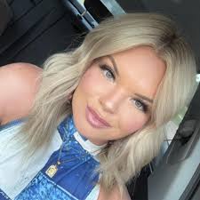 The Abbey Salon has 2 hairstylists in the TOP 5 of the Best Of The Pine  Belt for BEST HAIRSTYLIST !! This is the very last day to vote ! 🩷🩷🩷 Mary