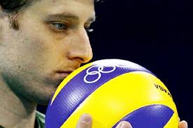 Bruno mossa de rezende (rio de janeiro, 2 de julho de 1986), mais conhecido como bruno ou bruninho, 1 é um jogador de voleibol brasileiro.ele joga como levantador da seleção brasileira de voleibol masculino. Murilo Chora Por Corte E Se Aposenta Da Selecao De Volei Veja