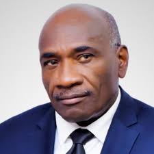 What is the solution G of the following singular integral equation: G(s) +  (λ/π) ʃ G(t)dt