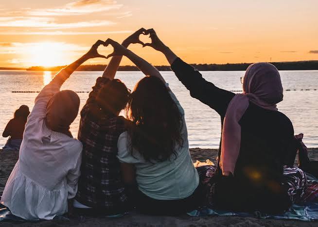 Why You (Sometimes) Shouldn't Be Friends Forever : The Indiependent