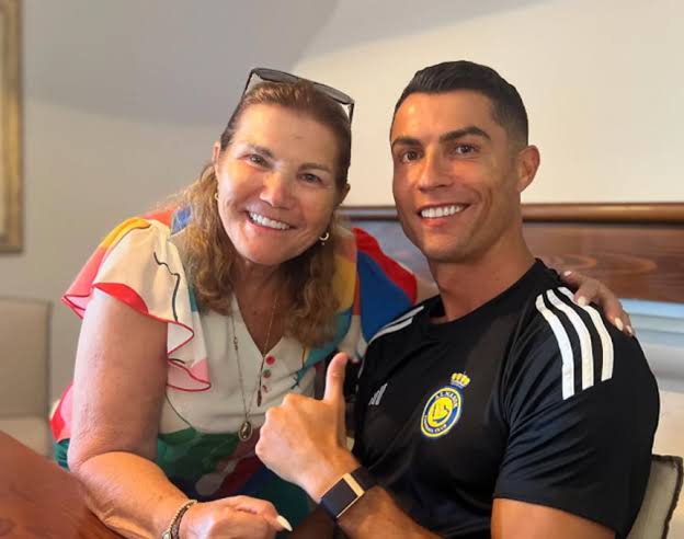 Dolores Aveiro: «Sinto um orgulho, meu filho, de ainda fazeres história» |  A Bola