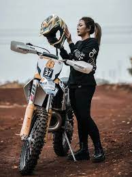 View daily, weekly or monthly format back to trillium therapeutics inc. Cantik Tapi Garang Ini 6 Potret Artis Perempuan Naik Motor Trail Entertainment Fimela Com