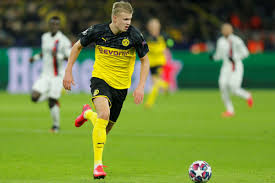 Erling braut haaland has been urged by borussia dortmund's boss to copy the example of robert lewandowski, who developed into. Erling Haaland A Giant Of 1 94 With Ballet Tights Teller Report