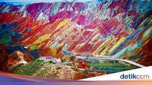 Berikut adalah 17 pemandangan terindah di dunia yang harus kamu kunjungi sebelum meninggal dunia, seperti dilansir brilio.net dari hongkiat, rabu (7/11). 9 Pemandangan Terindah Di Dunia Yang Bikin Takjub