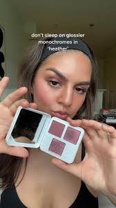 Heather Shimmery Eyeshadow Look with Glossier Palette
