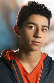 Robin Reyna's Instagram, Twitter & Facebook